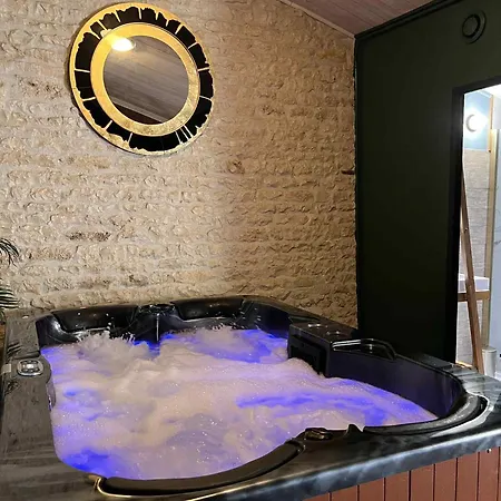 De Charme Romantique Avec Privatif L'echappee Bulles * Chambon (Vendee)